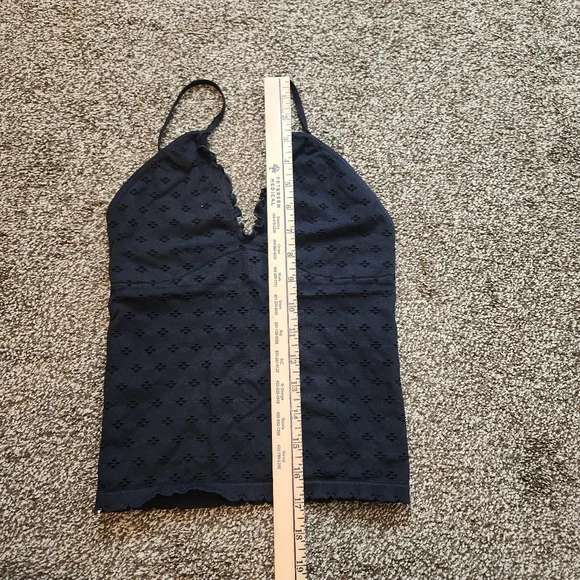 Free People Eyelet Seamless Triangle Crop Cami Tank Top Size‎ L/XL - Picture 7 of 7